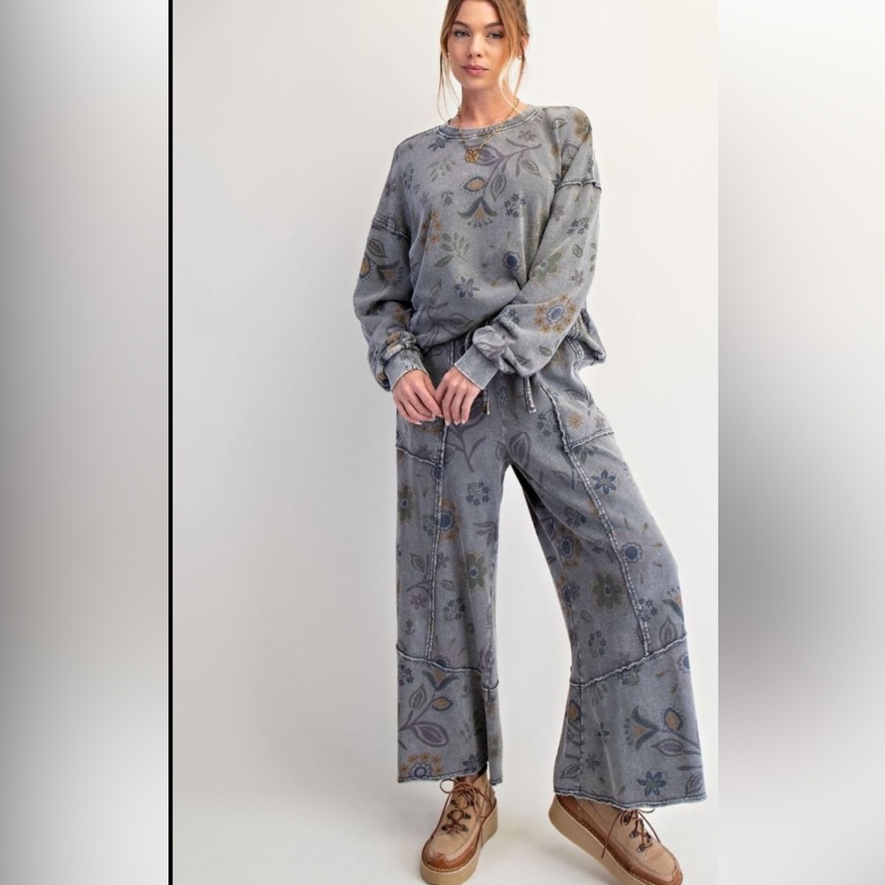 easel Gray Floral Wide-Leg Sweatpants